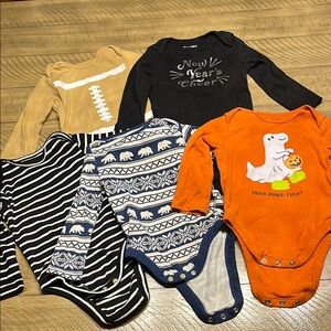 Assorted 12-18M Long Sleeve Onesie Set